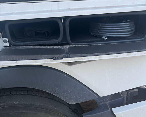 Білий Вольво FH 13, об'ємом двигуна 12 л та пробігом 236 тис. км за 89425 $, фото 5 на Automoto.ua