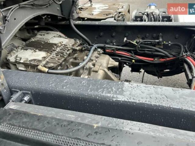 Черный Вольво FH 13, объемом двигателя 13 л и пробегом 900 тыс. км за 27300 $, фото 32 на Automoto.ua