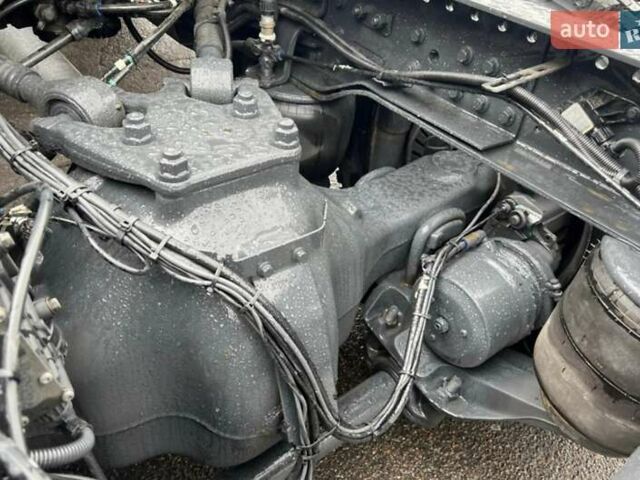 Черный Вольво FH 13, объемом двигателя 13 л и пробегом 900 тыс. км за 27300 $, фото 31 на Automoto.ua