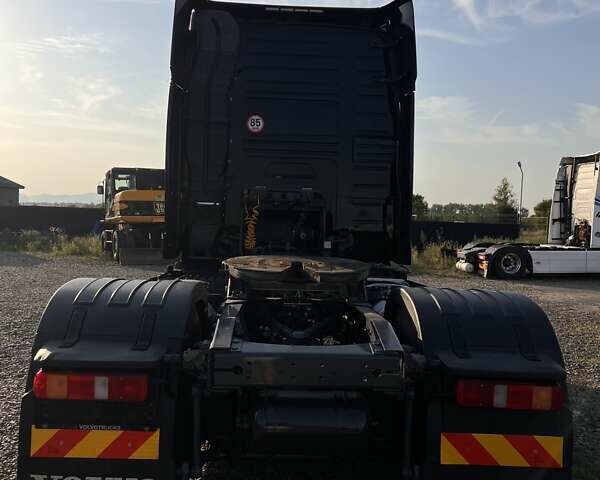 Черный Вольво FH 13, объемом двигателя 0 л и пробегом 957 тыс. км за 22700 $, фото 10 на Automoto.ua