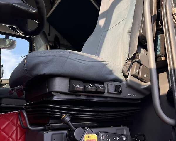 Черный Вольво FH 13, объемом двигателя 0 л и пробегом 957 тыс. км за 22700 $, фото 15 на Automoto.ua