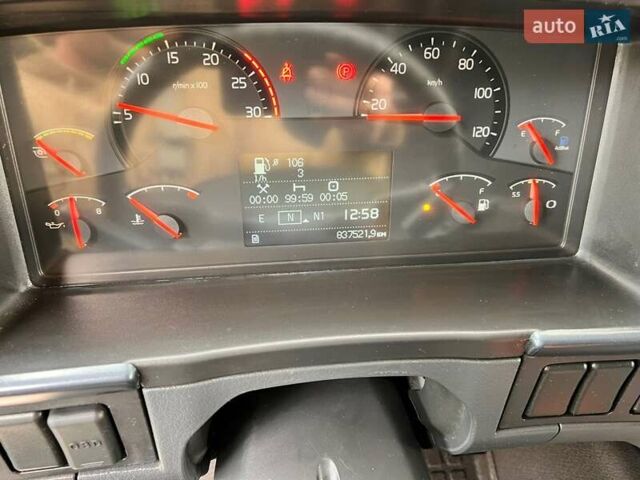 Вольво FH 13 2012 у Тячеве на Automoto.ua Чорний Вольво FH 13, об'ємом двигуна 12.9 л та пробігом 837 тис. км за 26500 $, фото 26 на Automoto.ua