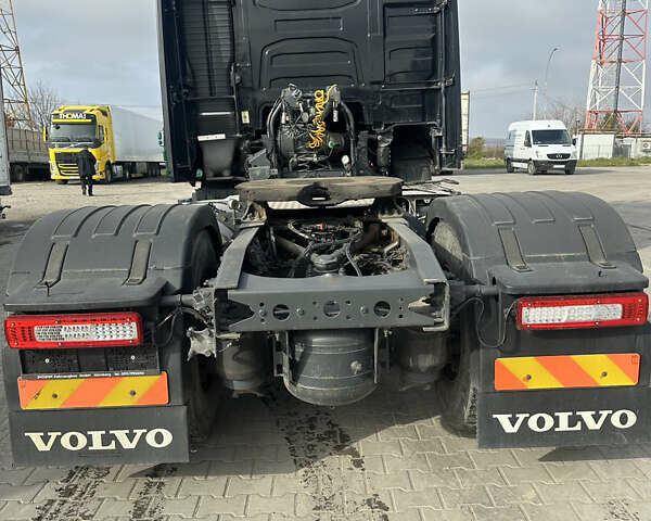 Черный Вольво FH 13, объемом двигателя 0 л и пробегом 825 тыс. км за 29500 $, фото 5 на Automoto.ua