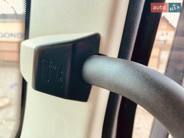 Чорний Вольво FH 13, об'ємом двигуна 0 л та пробігом 979 тис. км за 33900 $, фото 76 на Automoto.ua