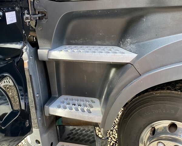 Черный Вольво FH 13, объемом двигателя 0 л и пробегом 979 тыс. км за 35000 $, фото 41 на Automoto.ua
