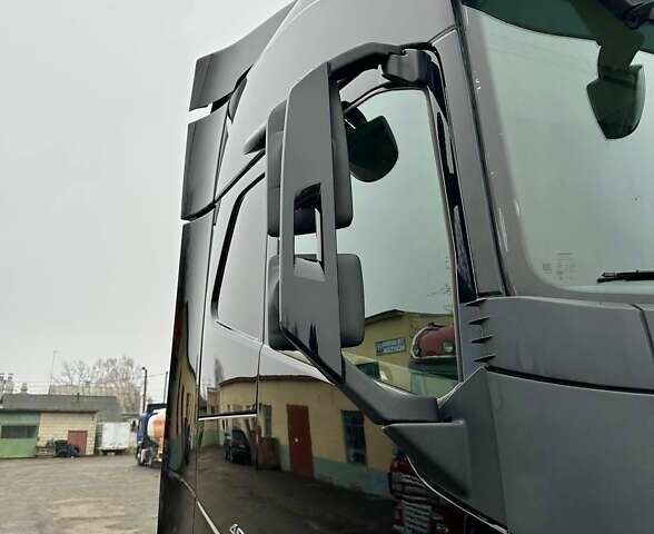 Черный Вольво FH 13, объемом двигателя 0 л и пробегом 700 тыс. км за 41999 $, фото 34 на Automoto.ua