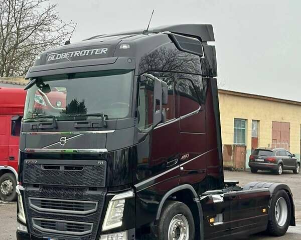 Черный Вольво FH 13, объемом двигателя 0 л и пробегом 700 тыс. км за 41999 $, фото 31 на Automoto.ua