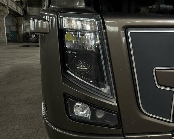 Коричневий Вольво FH 13, об'ємом двигуна 0 л та пробігом 913 тис. км за 29100 $, фото 12 на Automoto.ua
