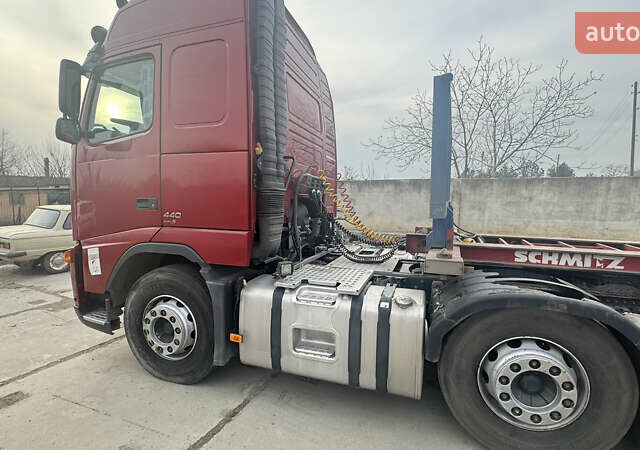 Червоний Вольво FH 13, об'ємом двигуна 12.6 л та пробігом 890 тис. км за 26000 $, фото 8 на Automoto.ua