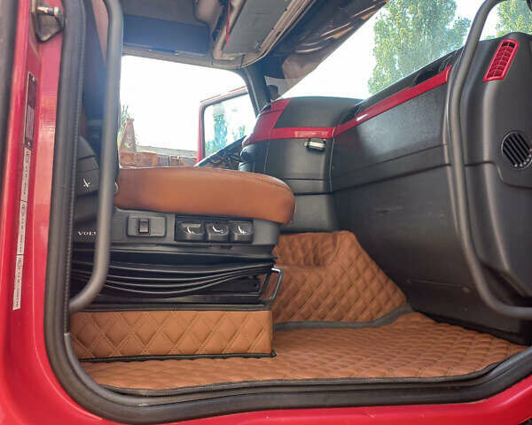 Червоний Вольво FH 13, об'ємом двигуна 12 л та пробігом 180 тис. км за 14000 $, фото 10 на Automoto.ua