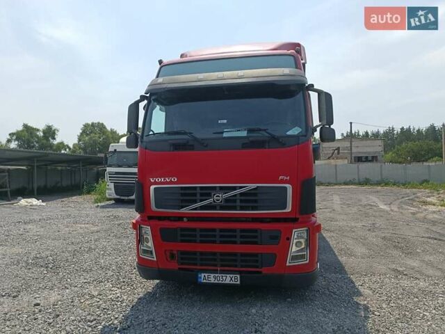 Красный Вольво FH 13, объемом двигателя 12.8 л и пробегом 2 тыс. км за 18500 $, фото 24 на Automoto.ua