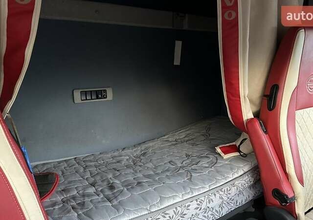 Красный Вольво FH 13, объемом двигателя 12.8 л и пробегом 1 тыс. км за 22500 $, фото 17 на Automoto.ua