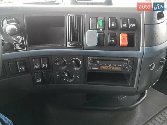 Червоний Вольво FH 13, об'ємом двигуна 12.78 л та пробігом 130 тис. км за 21283 $, фото 9 на Automoto.ua