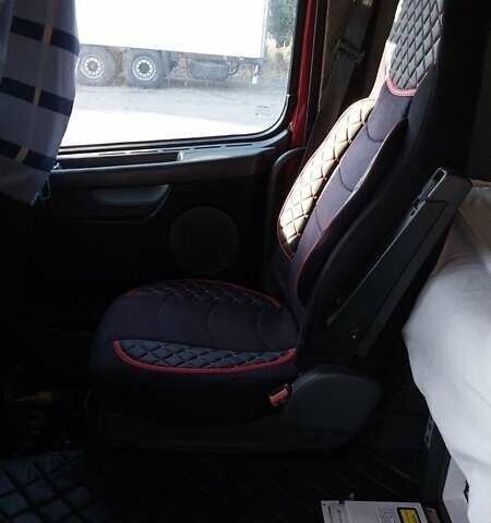 Красный Вольво FH 13, объемом двигателя 12.8 л и пробегом 1 тыс. км за 13500 $, фото 9 на Automoto.ua