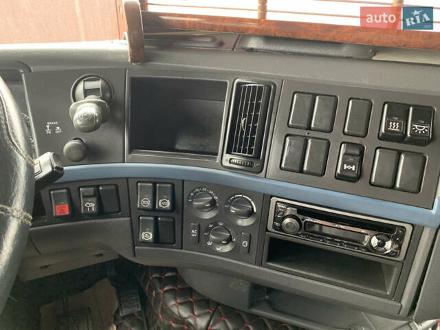 Красный Вольво FH 13, объемом двигателя 0 л и пробегом 1 тыс. км за 12500 $, фото 18 на Automoto.ua