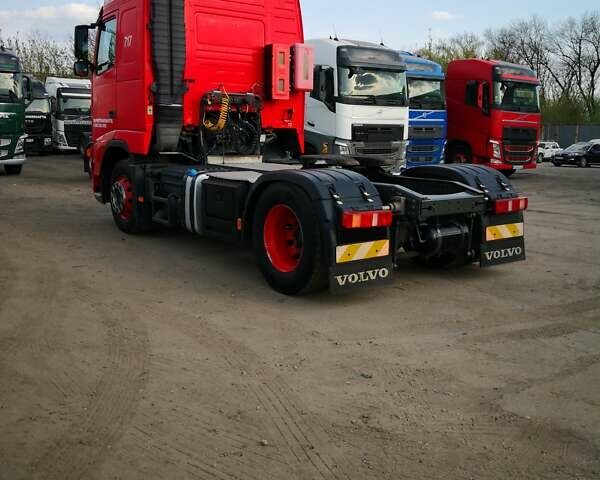 Червоний Вольво FH 13, об'ємом двигуна 12.78 л та пробігом 130 тис. км за 21283 $, фото 4 на Automoto.ua