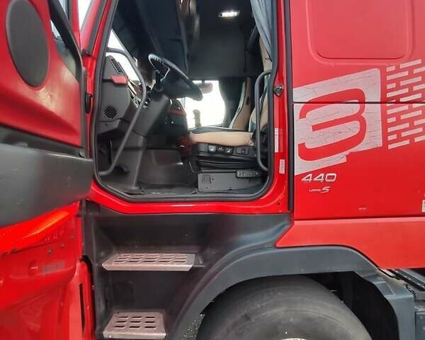 Червоний Вольво FH 13, об'ємом двигуна 12.78 л та пробігом 2 тис. км за 31000 $, фото 10 на Automoto.ua