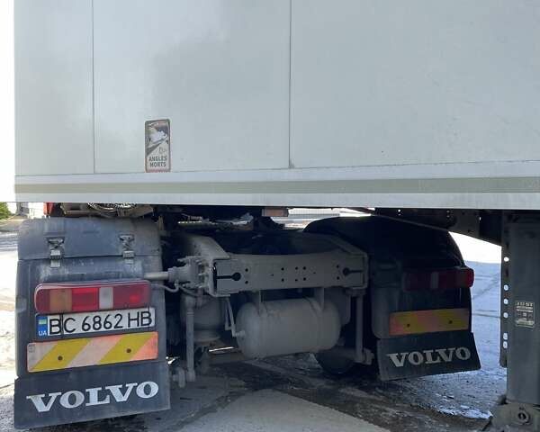 Красный Вольво FH 13, объемом двигателя 12.78 л и пробегом 1 тыс. км за 15500 $, фото 12 на Automoto.ua