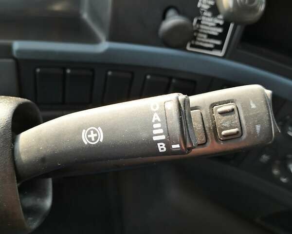 Червоний Вольво FH 13, об'ємом двигуна 12.78 л та пробігом 130 тис. км за 21283 $, фото 16 на Automoto.ua