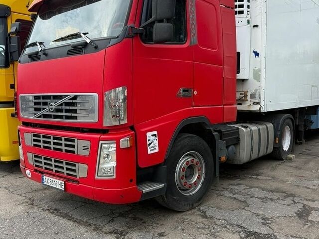Красный Вольво FH 13, объемом двигателя 12.9 л и пробегом 1 тыс. км за 11900 $, фото 1 на Automoto.ua