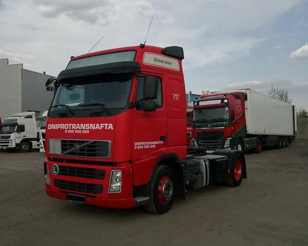 Червоний Вольво FH 13, об'ємом двигуна 12.78 л та пробігом 130 тис. км за 21283 $, фото 2 на Automoto.ua