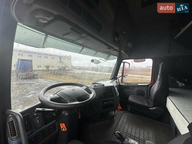 Красный Вольво FH 13, объемом двигателя 0 л и пробегом 900 тыс. км за 11500 $, фото 9 на Automoto.ua