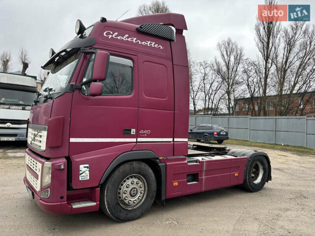 Красный Вольво FH 13, объемом двигателя 12.9 л и пробегом 102 тыс. км за 16900 $, фото 3 на Automoto.ua