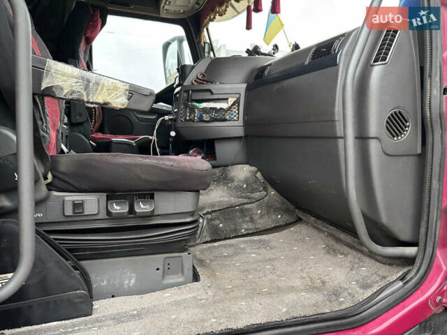 Красный Вольво FH 13, объемом двигателя 12.9 л и пробегом 102 тыс. км за 16900 $, фото 9 на Automoto.ua