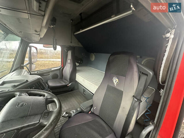 Красный Вольво FH 13, объемом двигателя 0 л и пробегом 900 тыс. км за 11500 $, фото 8 на Automoto.ua