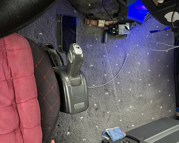 Красный Вольво FH 13, объемом двигателя 12.9 л и пробегом 102 тыс. км за 16900 $, фото 18 на Automoto.ua