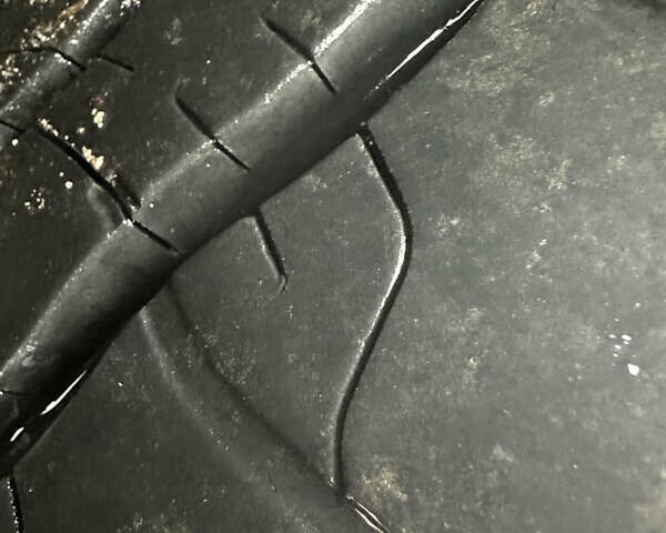 Красный Вольво FH 13, объемом двигателя 0 л и пробегом 900 тыс. км за 11500 $, фото 3 на Automoto.ua