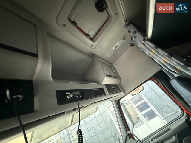 Красный Вольво FH 13, объемом двигателя 12.78 л и пробегом 1000 тыс. км за 18899 $, фото 24 на Automoto.ua