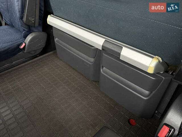 Красный Вольво FH 13, объемом двигателя 12.78 л и пробегом 1000 тыс. км за 18899 $, фото 21 на Automoto.ua