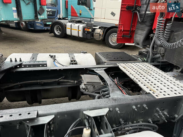 Красный Вольво FH 13, объемом двигателя 12.78 л и пробегом 1000 тыс. км за 18899 $, фото 11 на Automoto.ua