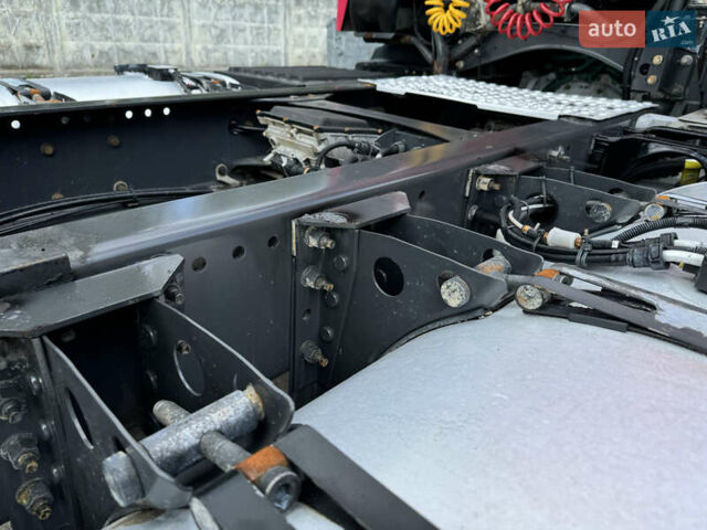 Красный Вольво FH 13, объемом двигателя 12.9 л и пробегом 960 тыс. км за 21500 $, фото 17 на Automoto.ua