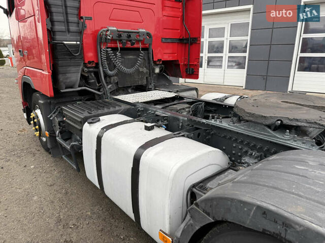 Красный Вольво FH 13, объемом двигателя 12.78 л и пробегом 1000 тыс. км за 18899 $, фото 16 на Automoto.ua