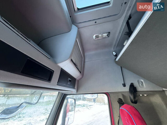 Червоний Вольво FH 13, об'ємом двигуна 12.78 л та пробігом 305 тис. км за 24000 $, фото 7 на Automoto.ua