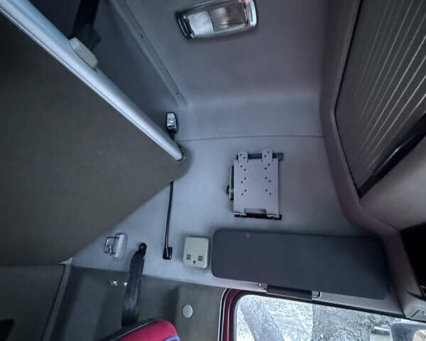 Червоний Вольво FH 13, об'ємом двигуна 12.78 л та пробігом 305 тис. км за 24000 $, фото 24 на Automoto.ua