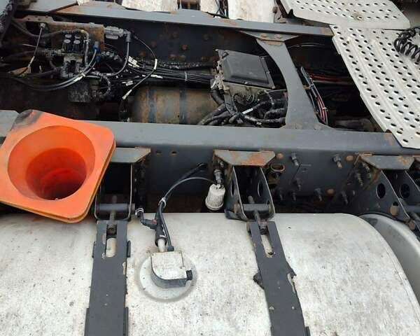 Красный Вольво FH 13, объемом двигателя 12.8 л и пробегом 1 тыс. км за 18000 $, фото 3 на Automoto.ua