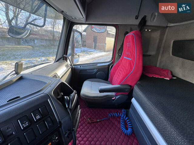 Червоний Вольво FH 13, об'ємом двигуна 12.78 л та пробігом 305 тис. км за 24000 $, фото 5 на Automoto.ua