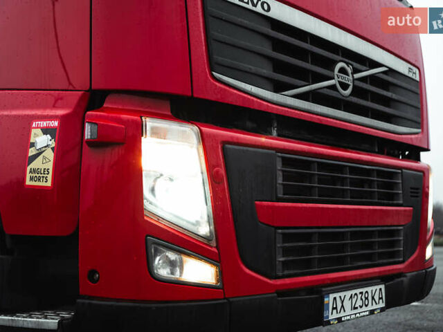 Червоний Вольво FH 13, об'ємом двигуна 12.78 л та пробігом 905 тис. км за 23500 $, фото 2 на Automoto.ua