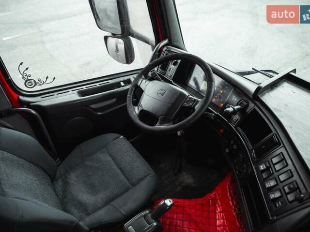 Червоний Вольво FH 13, об'ємом двигуна 12.78 л та пробігом 905 тис. км за 23500 $, фото 6 на Automoto.ua