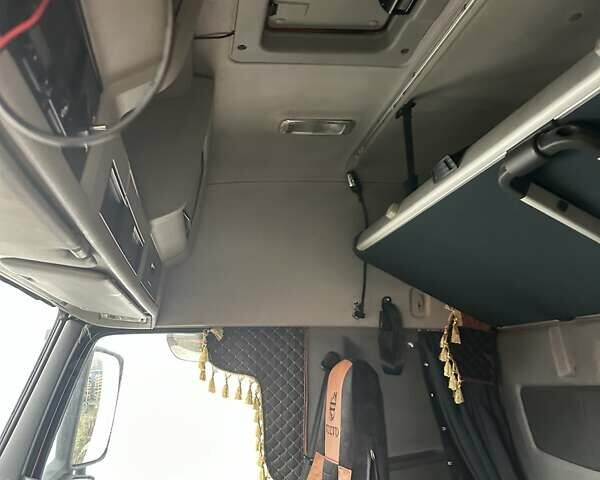 Красный Вольво FH 13, объемом двигателя 0 л и пробегом 620 тыс. км за 23999 $, фото 24 на Automoto.ua