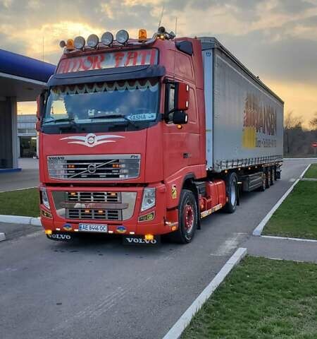 Красный Вольво FH 13, объемом двигателя 12.9 л и пробегом 825 тыс. км за 43000 $, фото 15 на Automoto.ua