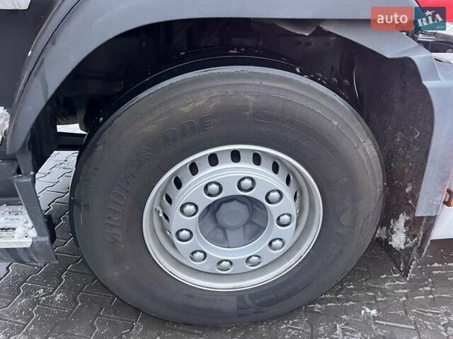 Червоний Вольво FH 13, об'ємом двигуна 0 л та пробігом 780 тис. км за 35500 $, фото 15 на Automoto.ua