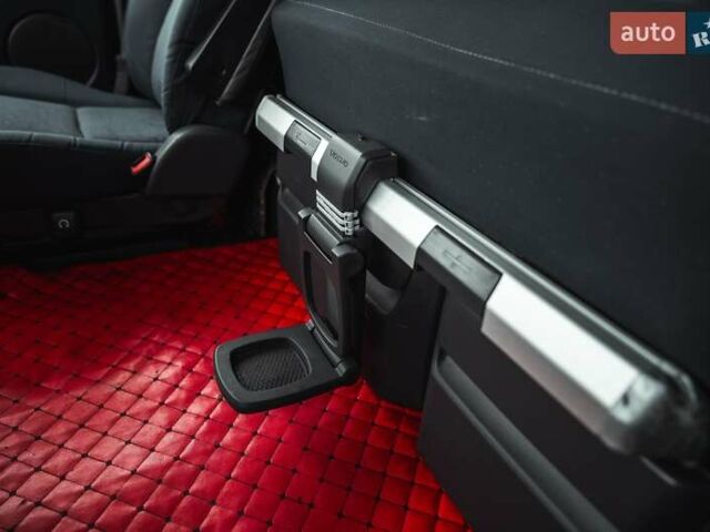 Червоний Вольво FH 13, об'ємом двигуна 12.78 л та пробігом 905 тис. км за 23500 $, фото 12 на Automoto.ua