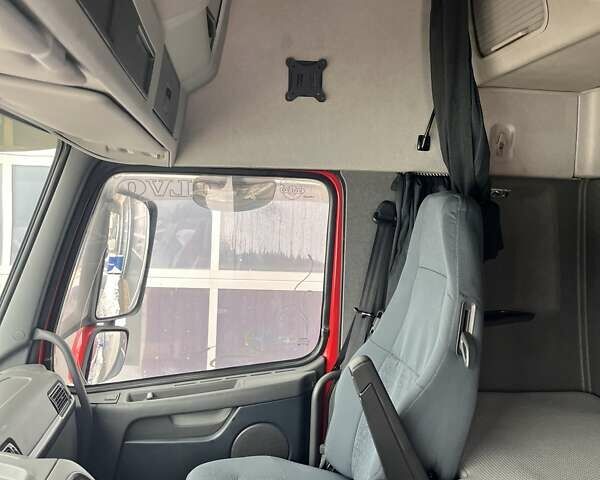 Червоний Вольво FH 13, об'ємом двигуна 0 л та пробігом 780 тис. км за 35500 $, фото 29 на Automoto.ua