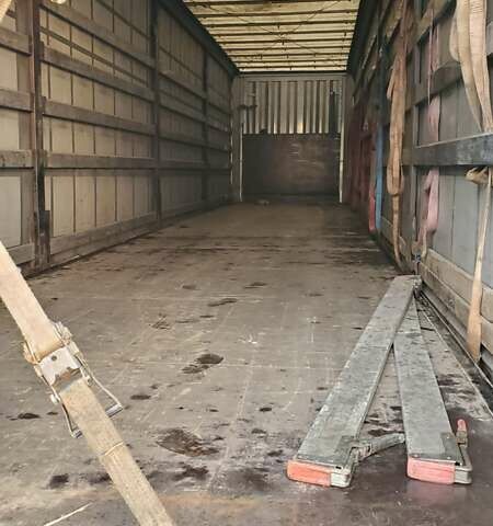 Красный Вольво FH 13, объемом двигателя 12.9 л и пробегом 825 тыс. км за 43000 $, фото 37 на Automoto.ua