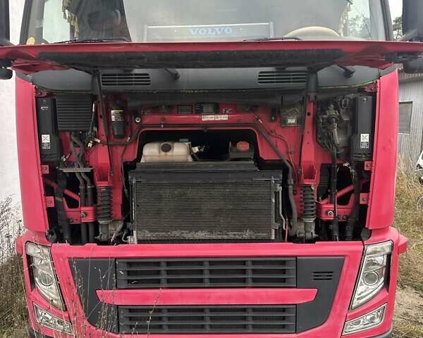 Красный Вольво FH 13, объемом двигателя 0 л и пробегом 620 тыс. км за 23999 $, фото 15 на Automoto.ua