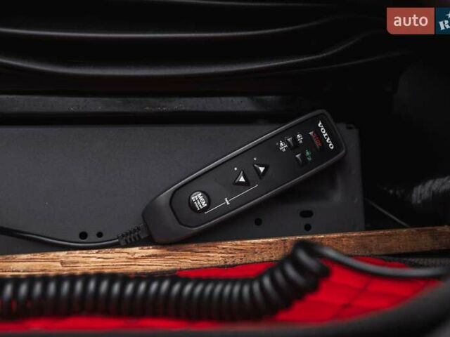 Червоний Вольво FH 13, об'ємом двигуна 12.78 л та пробігом 905 тис. км за 23500 $, фото 19 на Automoto.ua